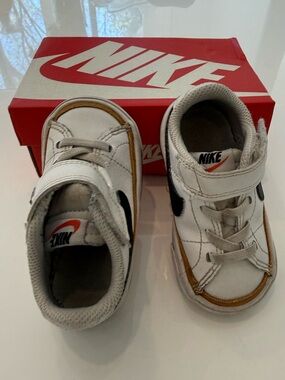 Nike court legacy toddler 5C white/blk/desert